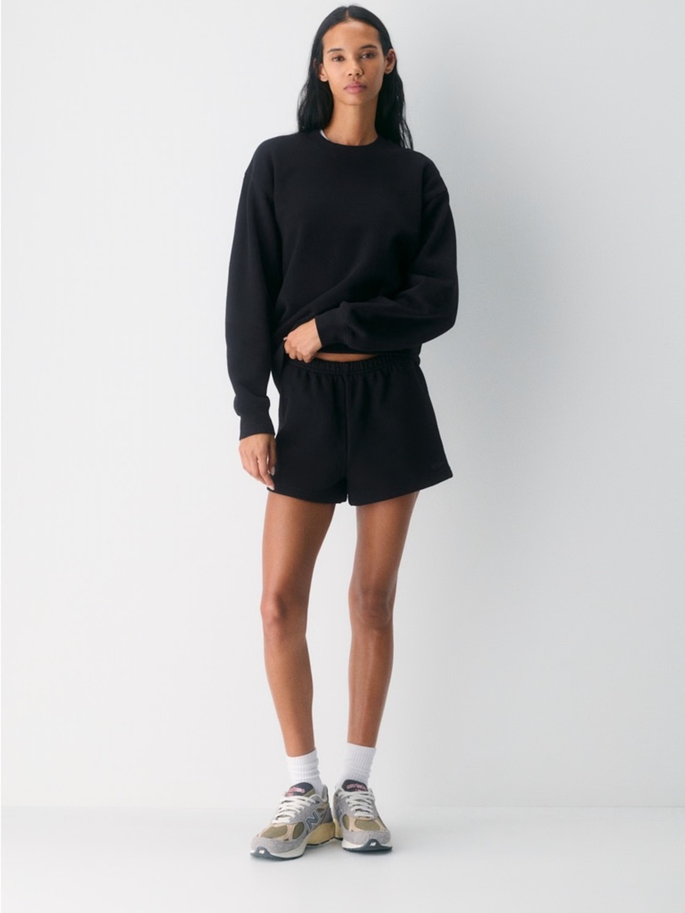 Aritzia Cozy Sweatfleece Perfect Hi-Rise Mini Short in Black